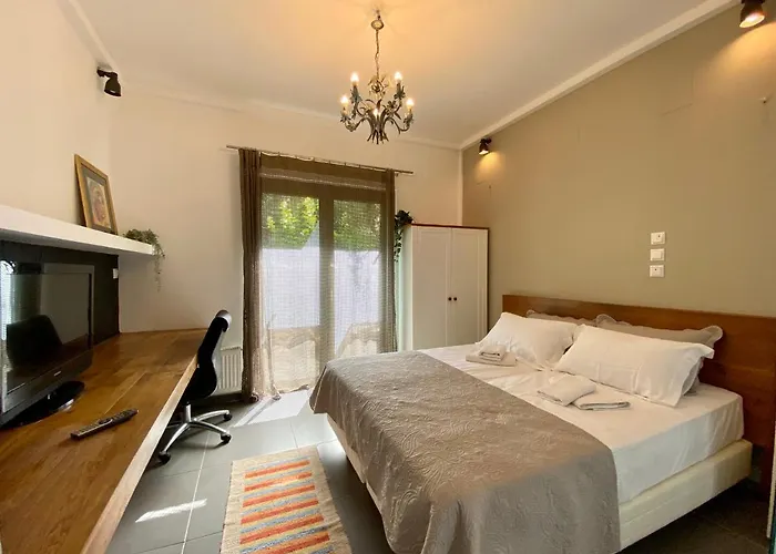 Small Gem Studio Athens, Next To Metro Nomismatokopeio